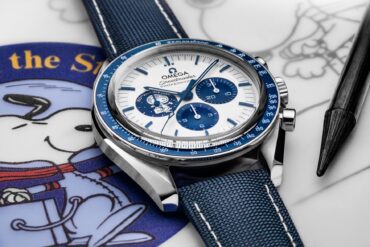 omega snoopy speedmaster watch