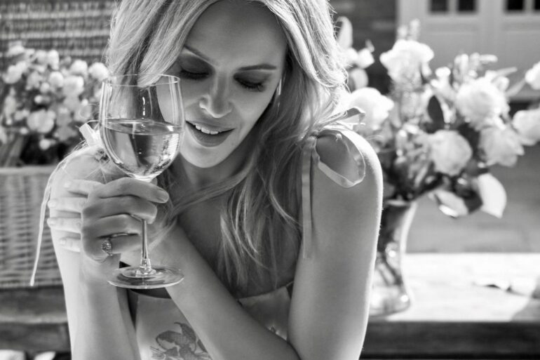 kylie minogue signature rose wine