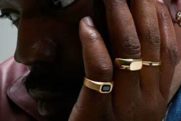 how to wear signet ring and the best signet rings to buy in 2024